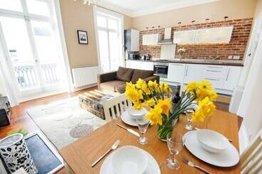 Sillwood Balcony Apartment Central By Brighton Holiday Lets
