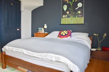 Spacious Family Home With Garden