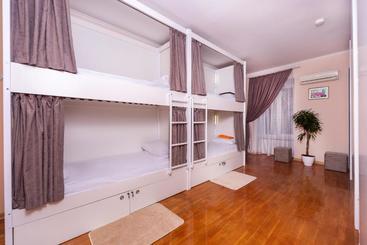 هاستل хостел Friends House