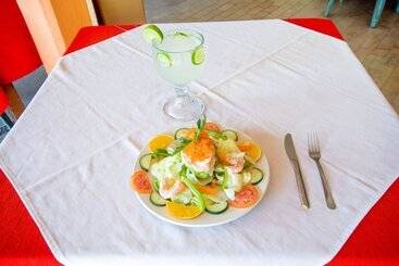 هتل Del Pescador Beachfront