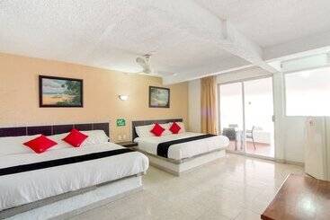 هتل Del Pescador Beachfront