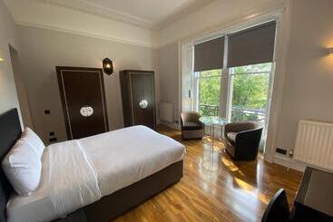 هتل No6 West Coates