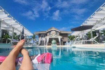 هتل Ocean Escape Resort & Spa