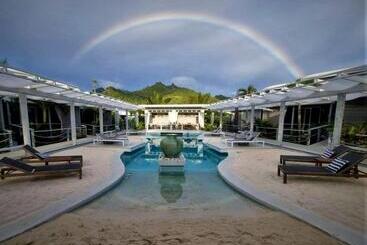 هتل Ocean Escape Resort & Spa
