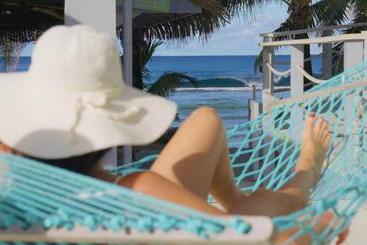 هتل Ocean Escape Resort & Spa