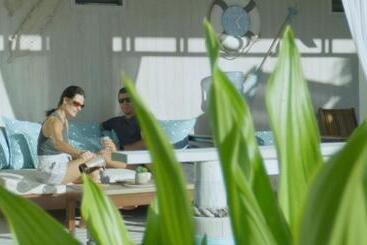 هتل Ocean Escape Resort & Spa