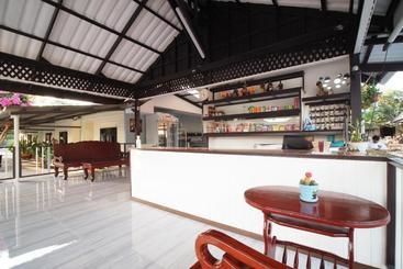 هتل Oyo 911 Suanphai Resort