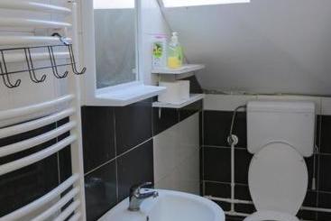 تختخواب و صبحانه Vila Viktori