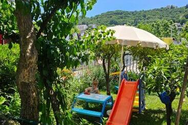 پانسیون Guesthouse Dona