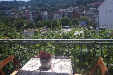 پانسیون Guesthouse Dona