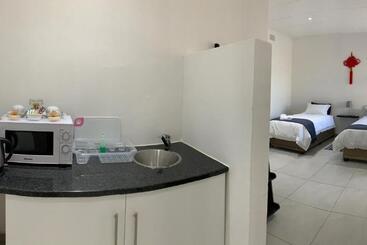 پانسیون One More Nap Self Catering