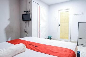 پانسیون Reddoorz @ Jalan Gajah Mada Medan 2