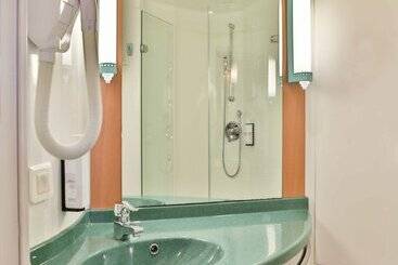 B&B HOTEL Les Sables-d'Olonne Centre Gare