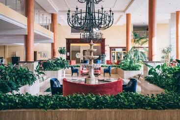 Grand Muthu Golf Plaza Hotel & Spa