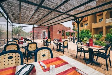 Grand Muthu Golf Plaza Hotel & Spa