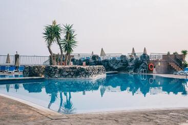 Grand Muthu Golf Plaza Hotel & Spa