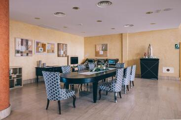 Grand Muthu Golf Plaza Hotel & Spa