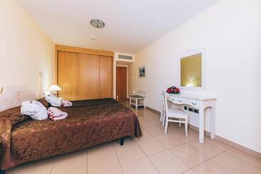 Grand Muthu Golf Plaza Hotel & Spa