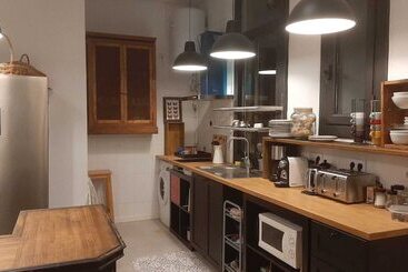 مسافرخانه Casa Consell Gran Via, Guest House