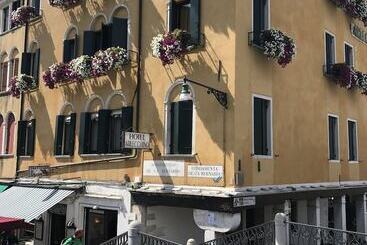 هتل Arlecchino