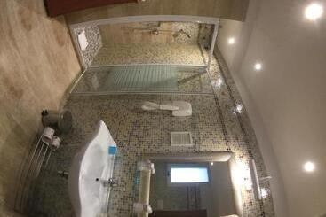 هتل Aurelius Art Gallery