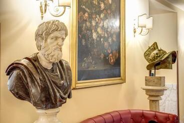 هتل Aurelius Art Gallery