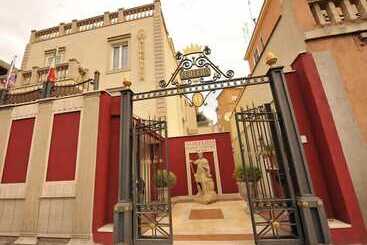 هتل Aurelius Art Gallery