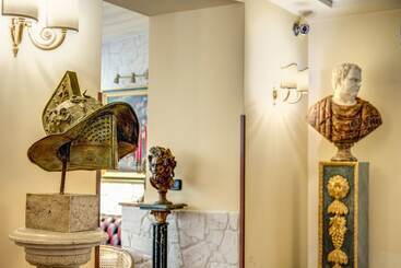 هتل Aurelius Art Gallery