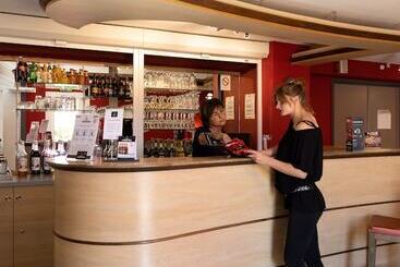 هتل Ibis Autun