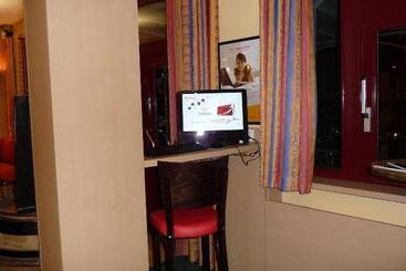 هتل Ibis Beaune Centre
