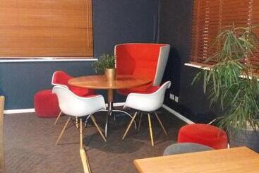 هتل Ibis Chesterfield North  Barlborough