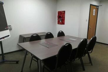 هتل Ibis Chesterfield North  Barlborough