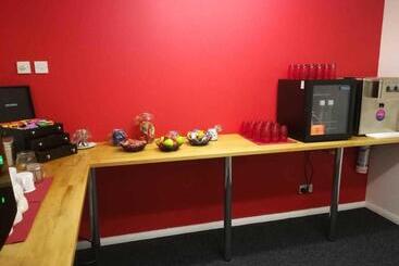 هتل Ibis Chesterfield North  Barlborough