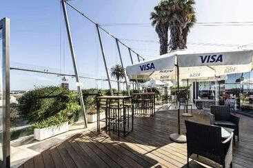 هتل Ibis Montevideo Rambla