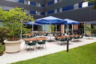 هتل Ibis Zurich City West