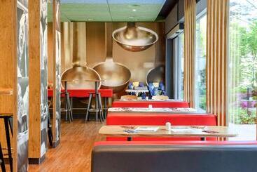 هتل Ibis Zurich City West