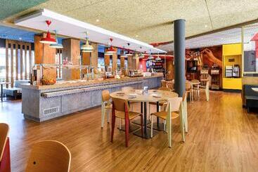 هتل Ibis Zurich City West