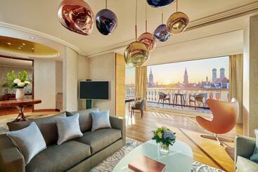 Отель Mandarin Oriental, Munich