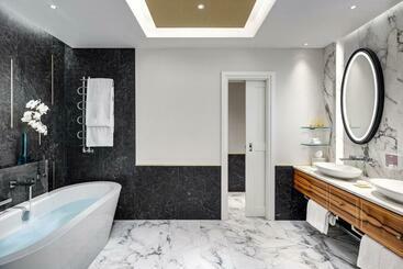 Отель Mandarin Oriental, Munich
