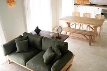 هتل Rooms By Jova