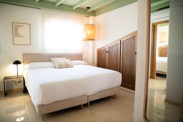 هتل Rooms By Jova
