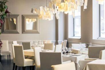 هتل Mercure Jardines De Albia