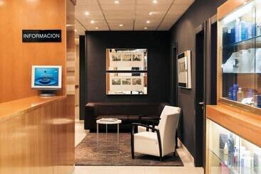هتل Mercure Jardines De Albia