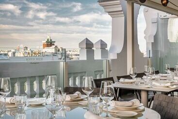 هتل NH Collection Madrid Gran Via