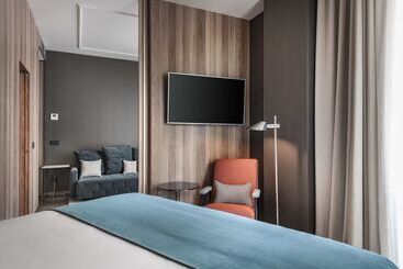 هتل NH Collection Madrid Gran Via