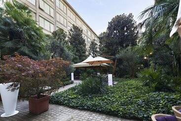 هتل NH Torino Lingotto Congress