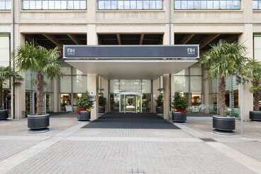 هتل NH Torino Lingotto Congress