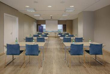 هتل NH Torino Lingotto Congress