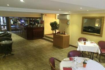 Old Mill Hotel & Lodge