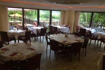Old Mill Hotel & Lodge